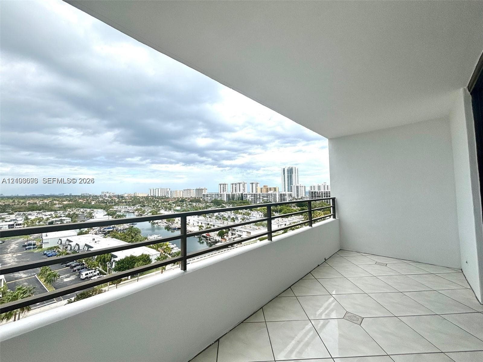 OLYMPUS TOWERS · #1208 in Hallandale Beach - Photo 2