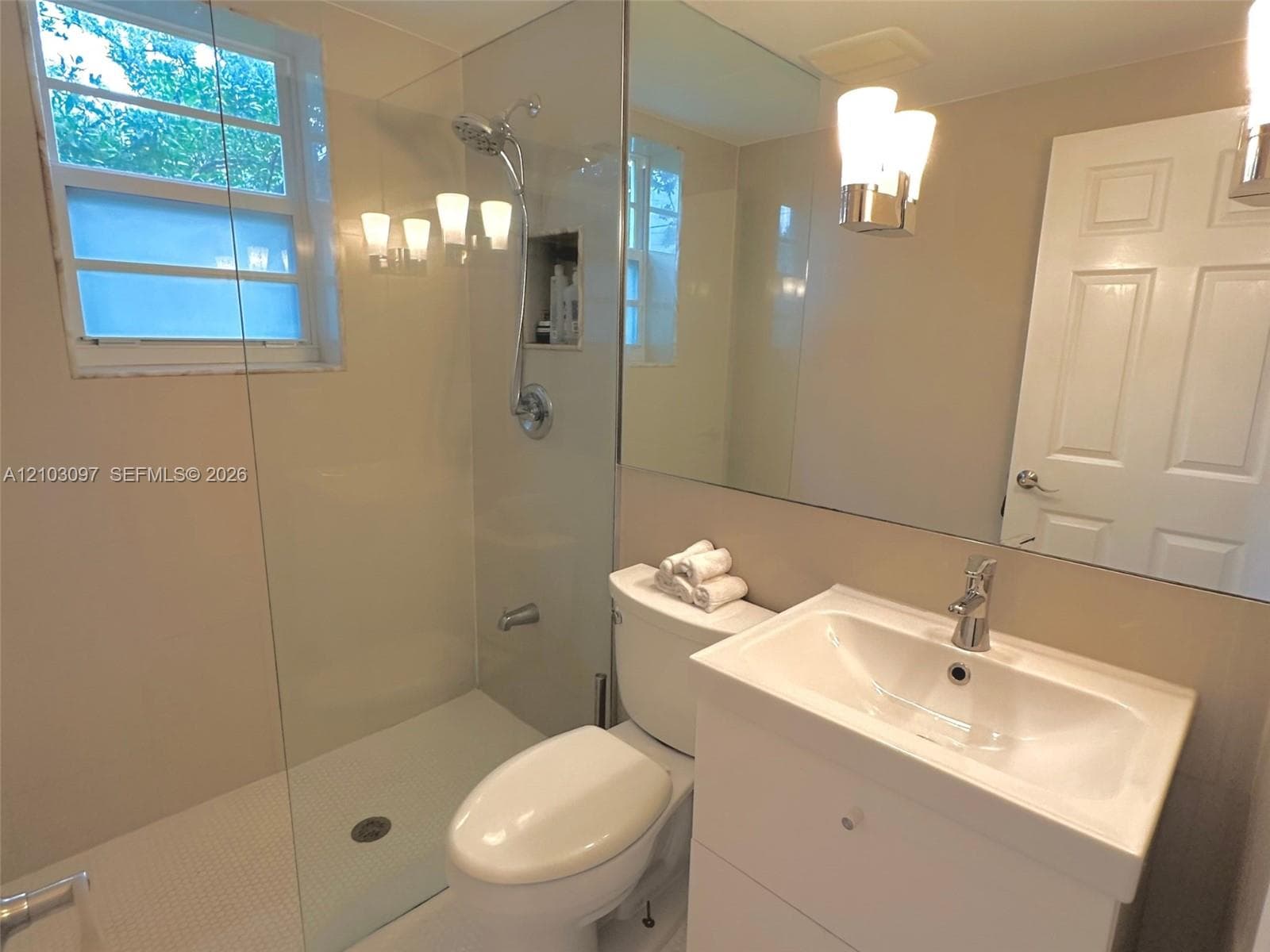 PINE TREE PLACE CONDO · #210 in Miami Beach - Photo 8