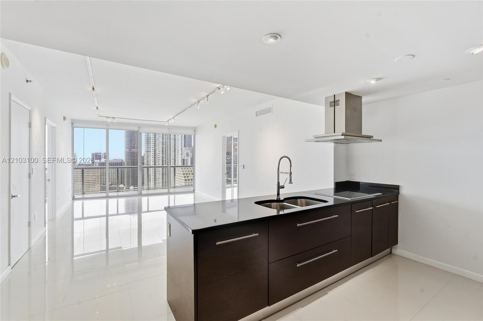 Icon Brickell I · #4003 in Miami - Photo 9