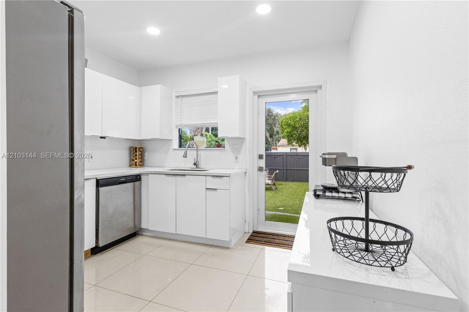 1195 NE 147th St #. photo 13