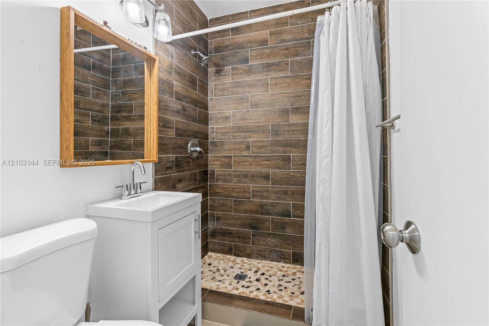 1195 NE 147th St #. photo 26