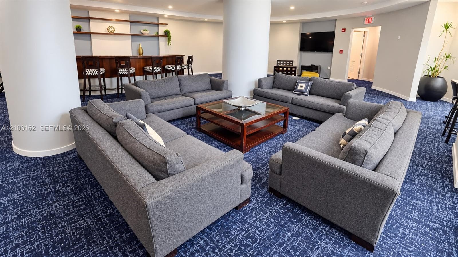 building club room, recreational room