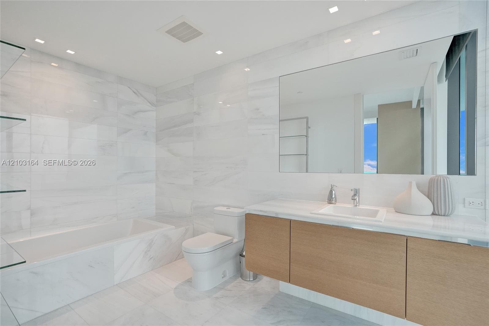 Regalia · #33 in Sunny Isles Beach - Photo 28