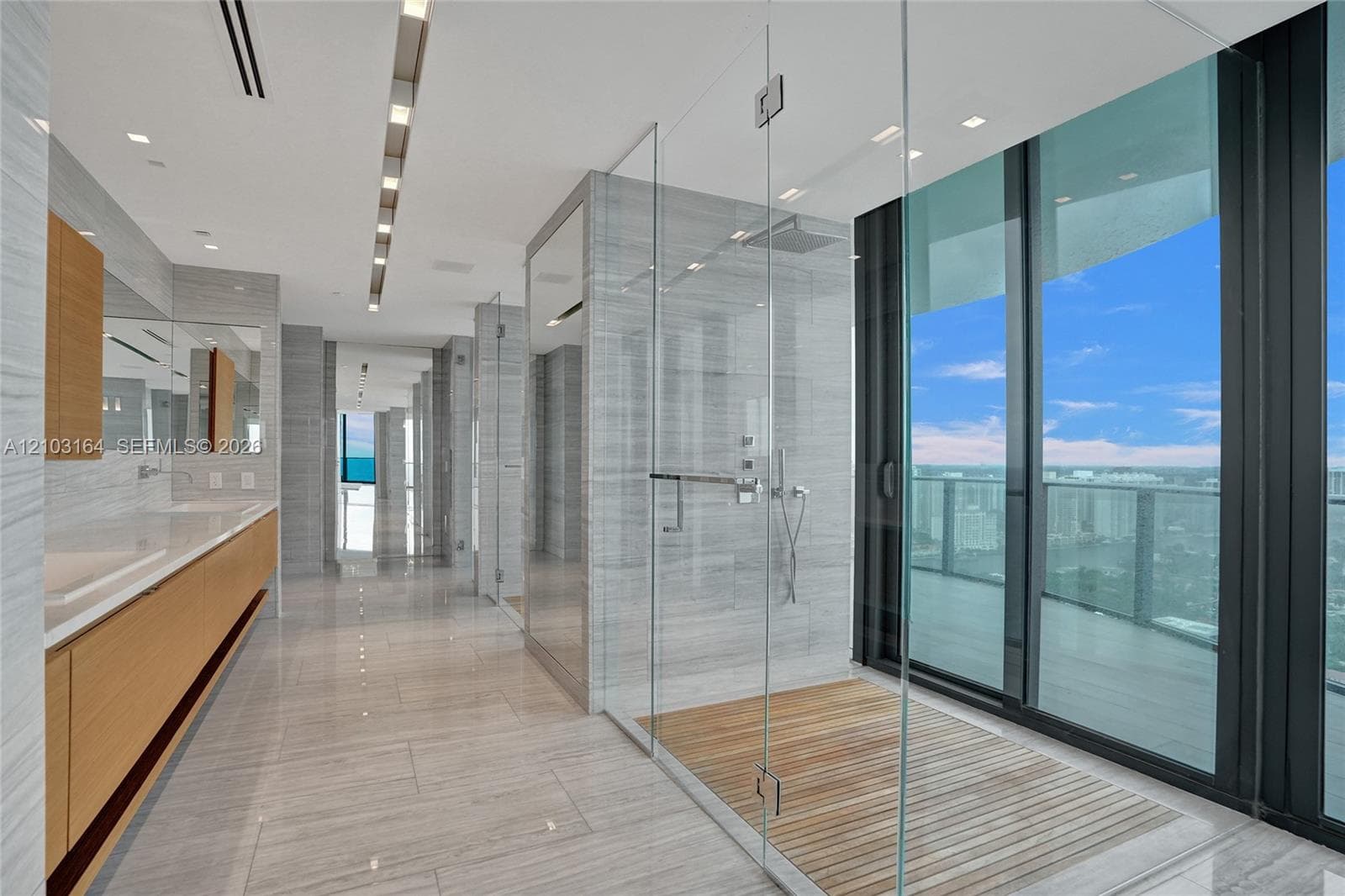 Regalia · #33 in Sunny Isles Beach - Photo 21