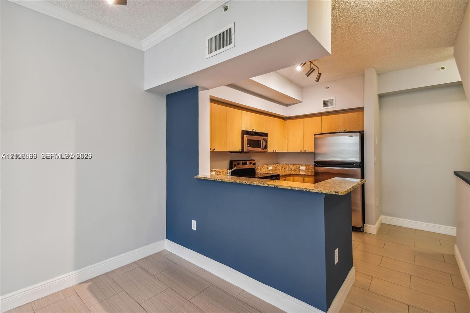 2945 NE 185th St #1407 photo 17