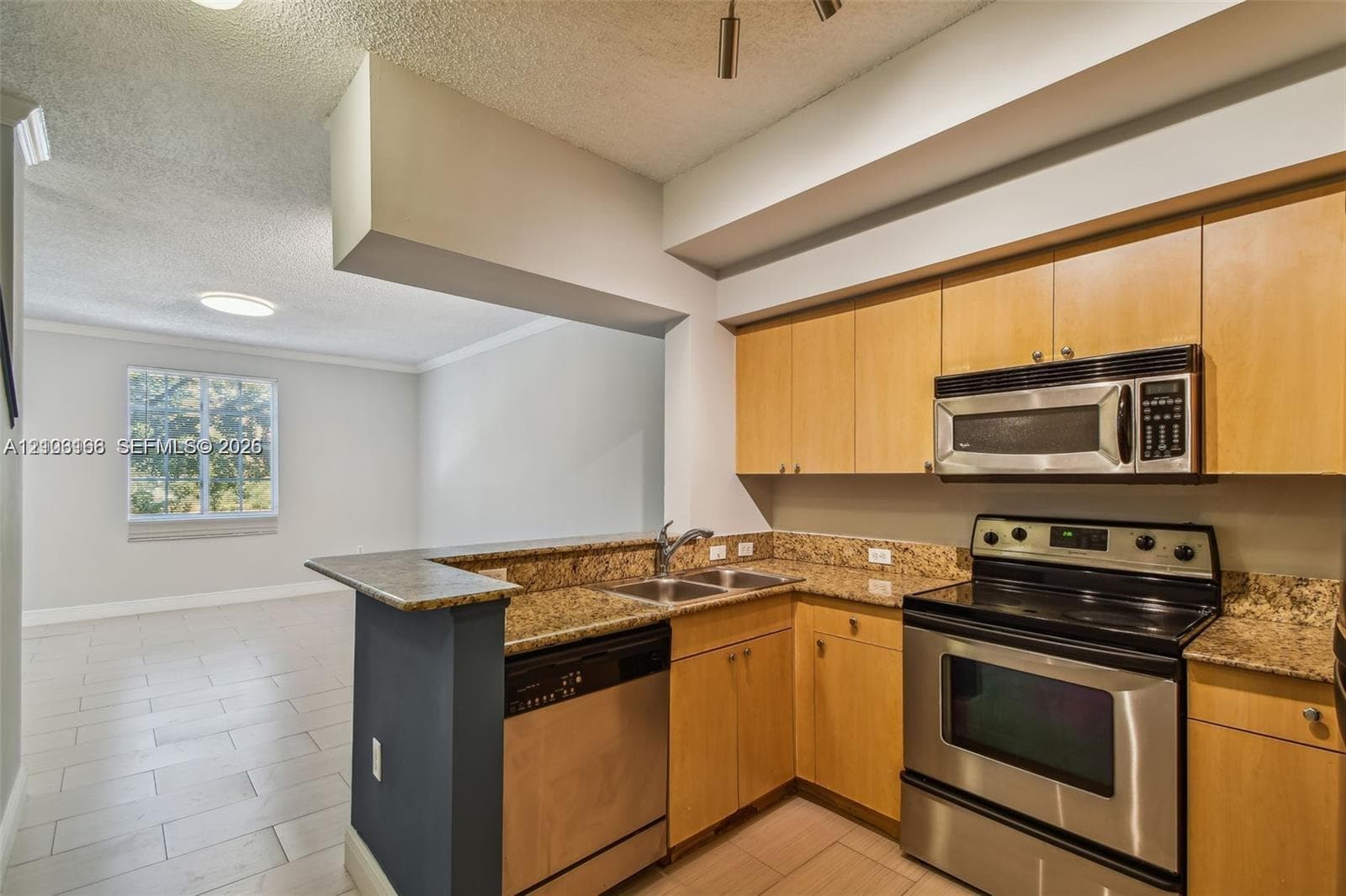 2945 NE 185th St #1407 photo 9