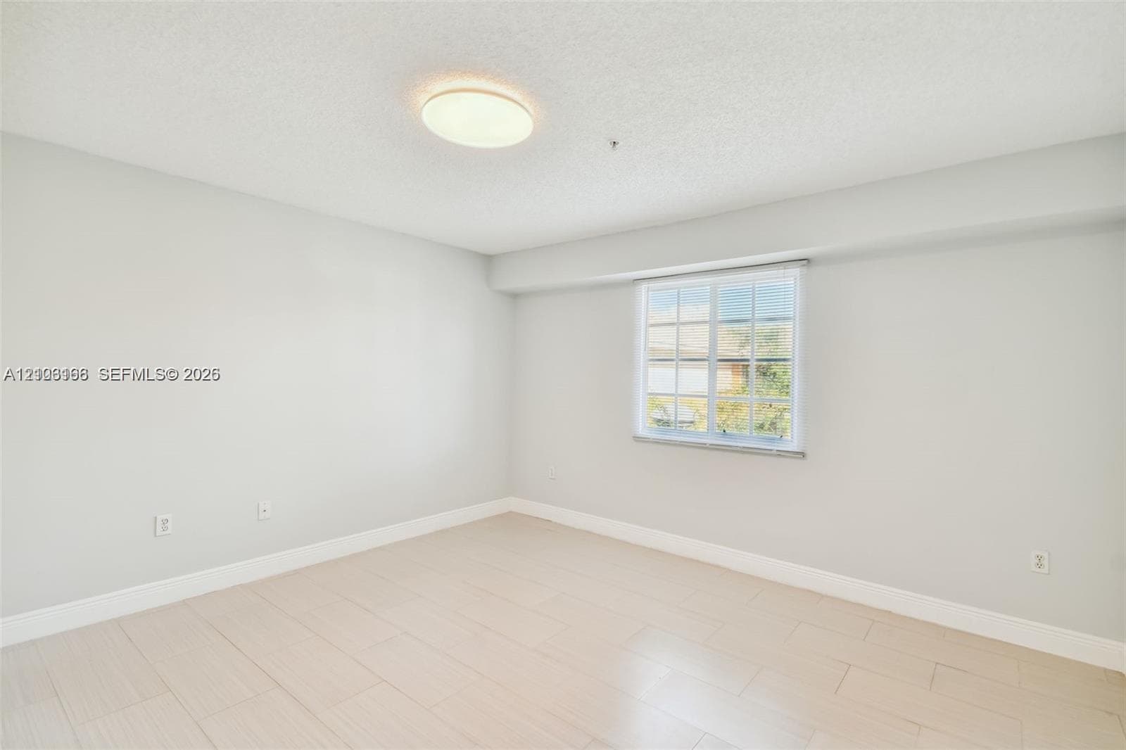 2945 NE 185th St #1407 photo 19