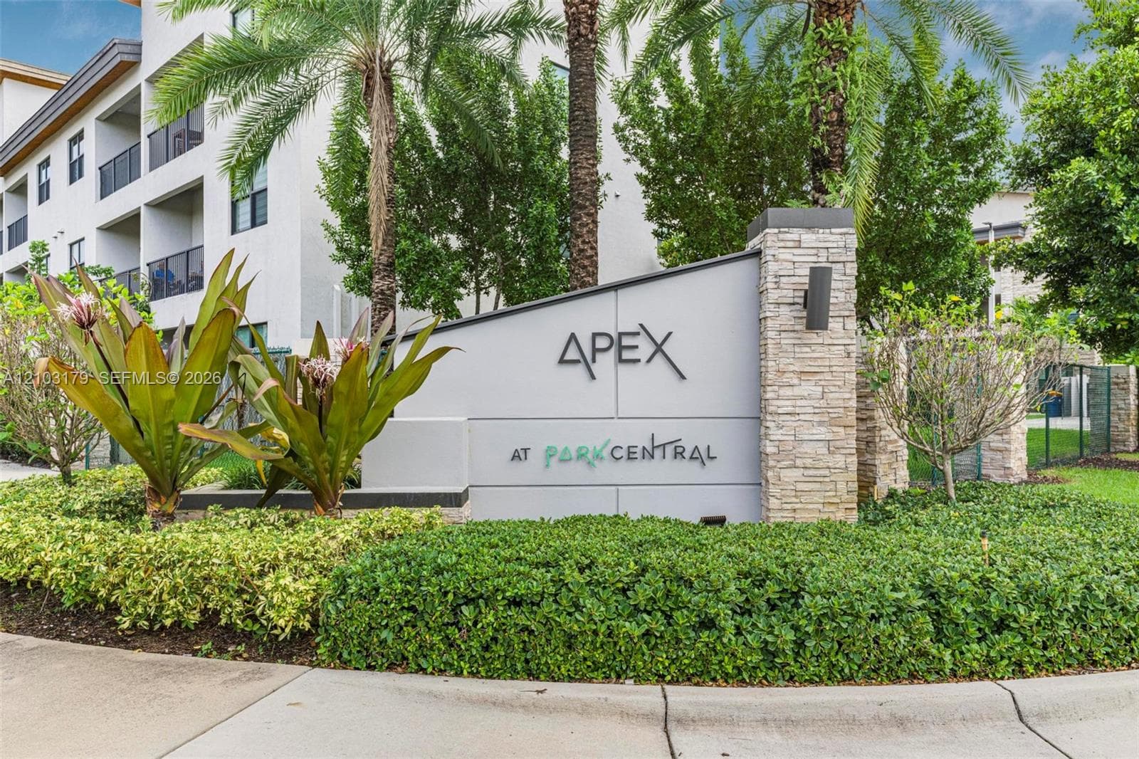 Grand Bay South Villas · #33 in Doral - Photo 2
