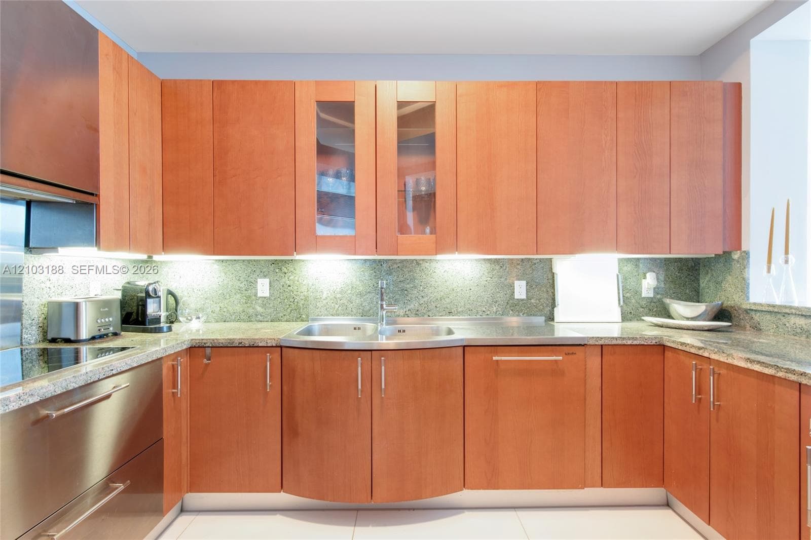 Continuum South · #1109 in Miami Beach - Photo 18