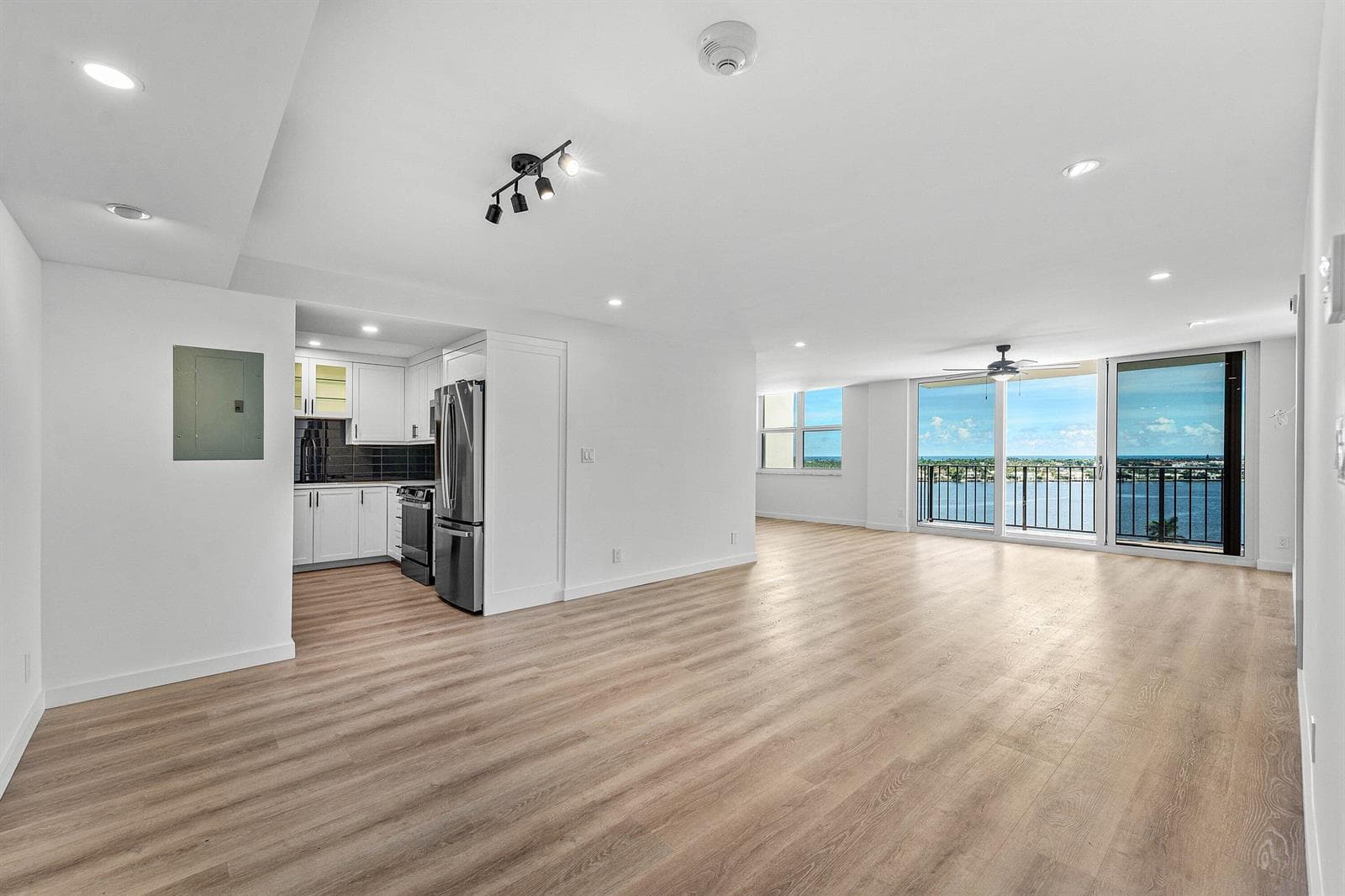 003-1701SouthFlaglerDrive-Unit1205-WestP