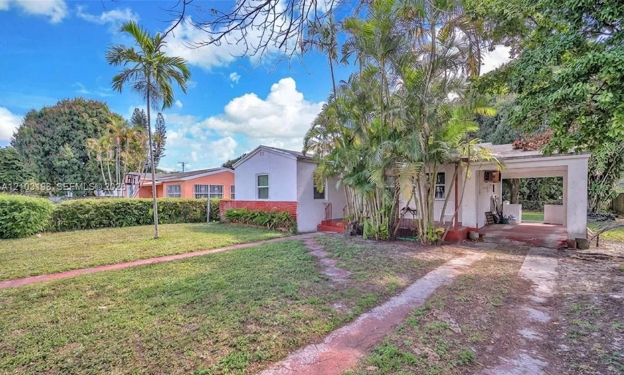1236 Jann Ave photo 2