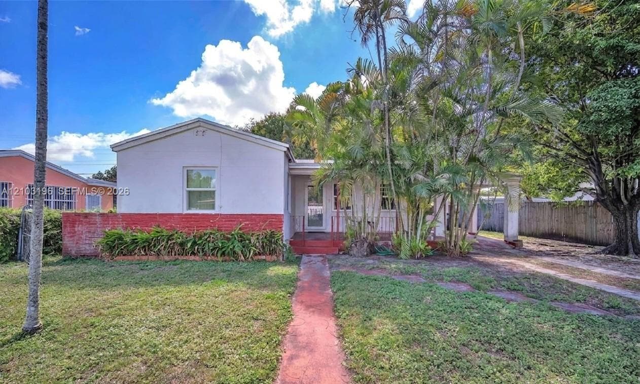 1236 Jann Ave photo 1