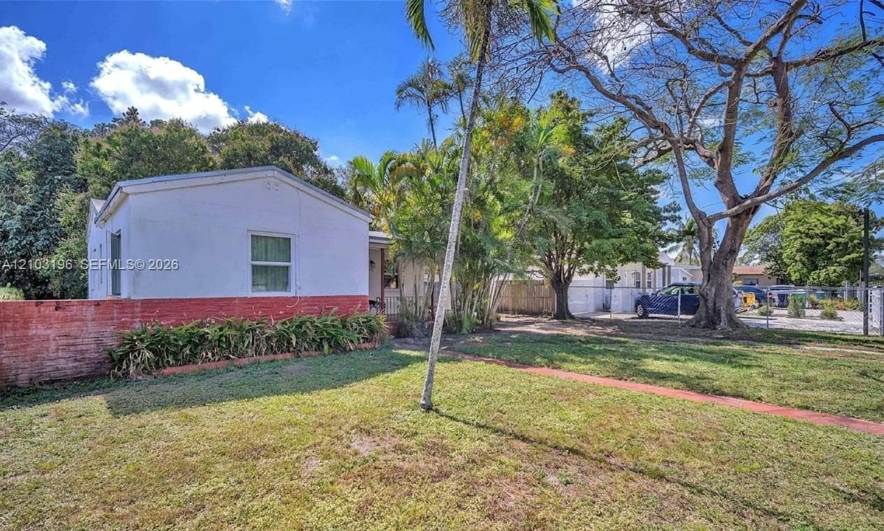 1236 Jann Ave photo 8