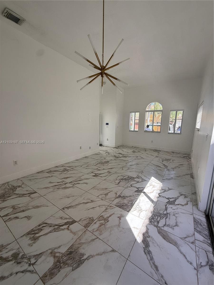 2514 NE 41 photo 6