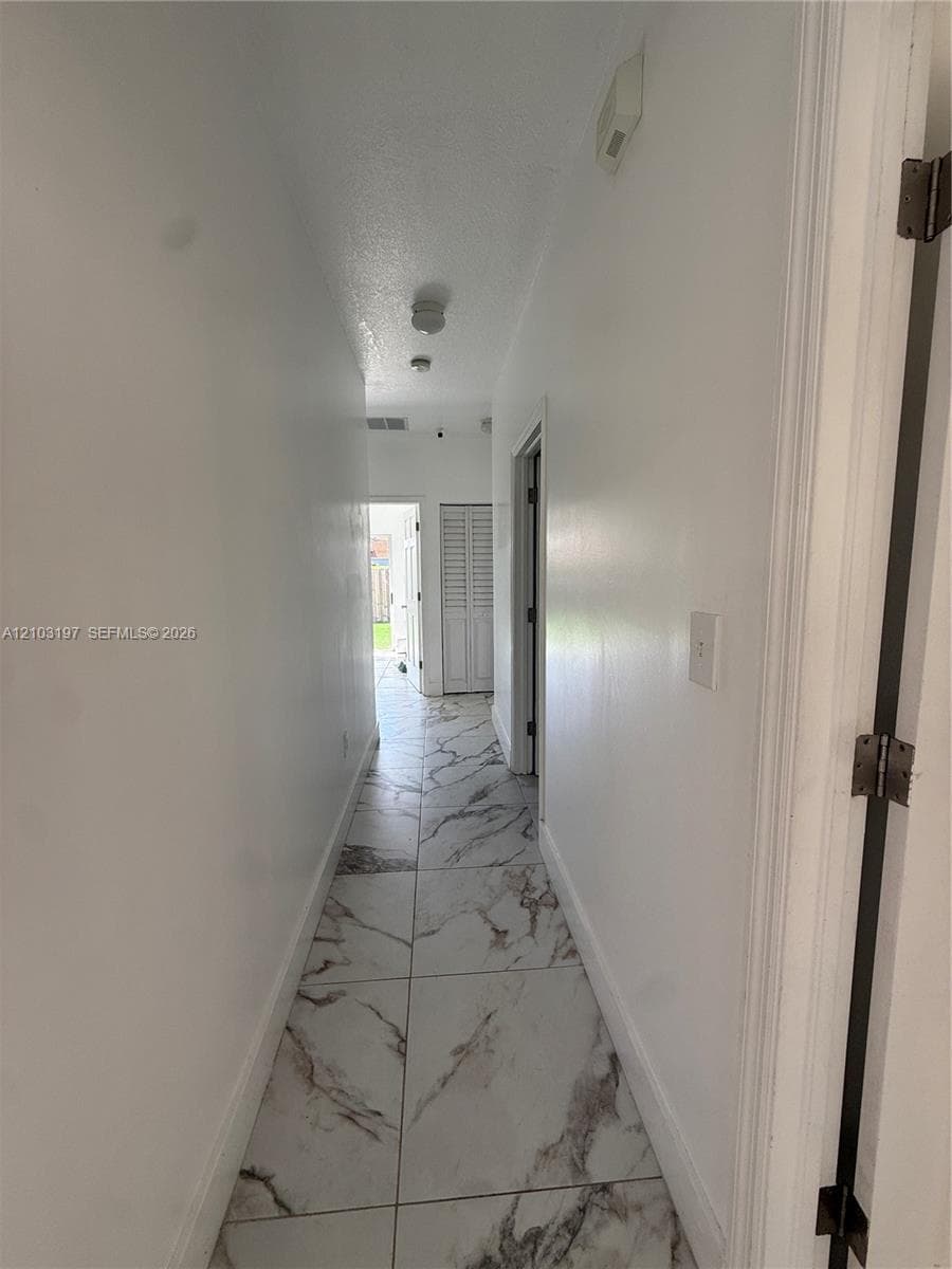 2514 NE 41 photo 17