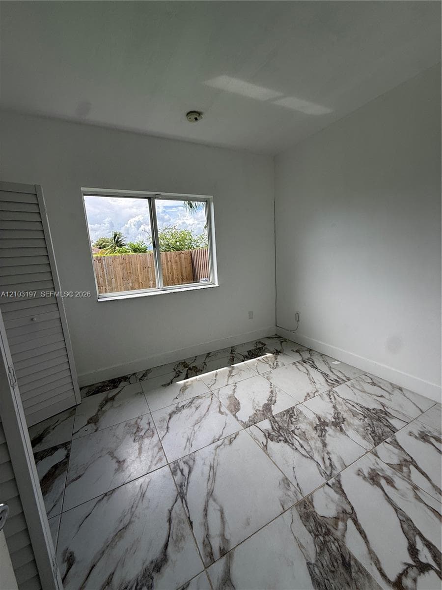 2514 NE 41 photo 18