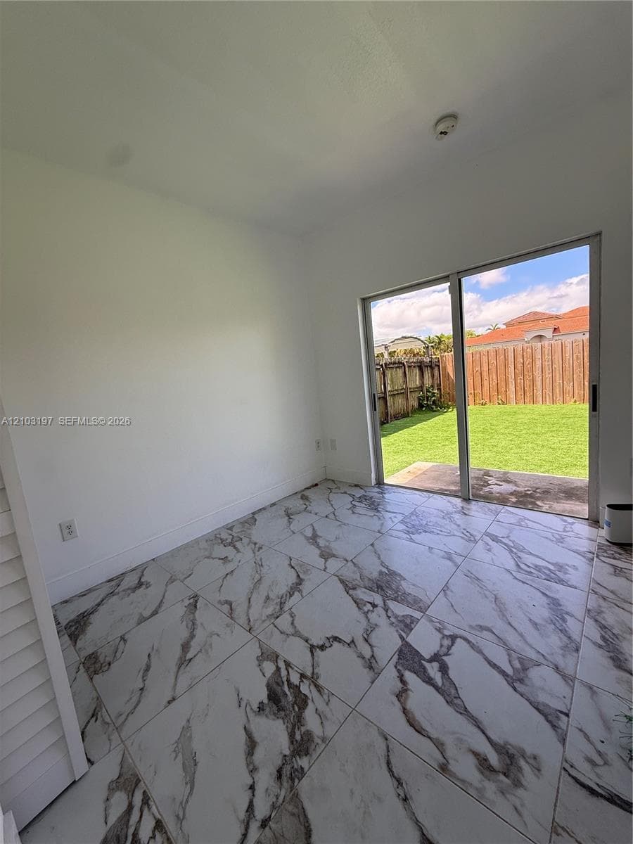 2514 NE 41 photo 21