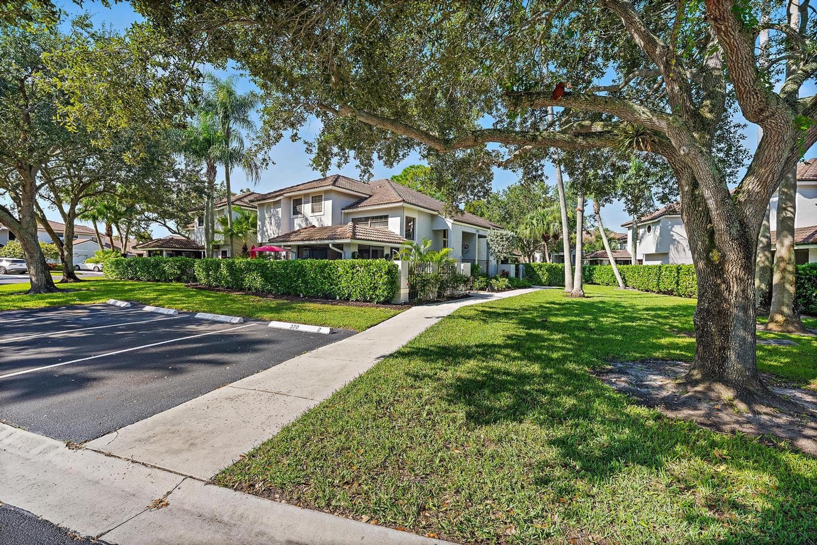370 Prestwick Cir apt 2-1