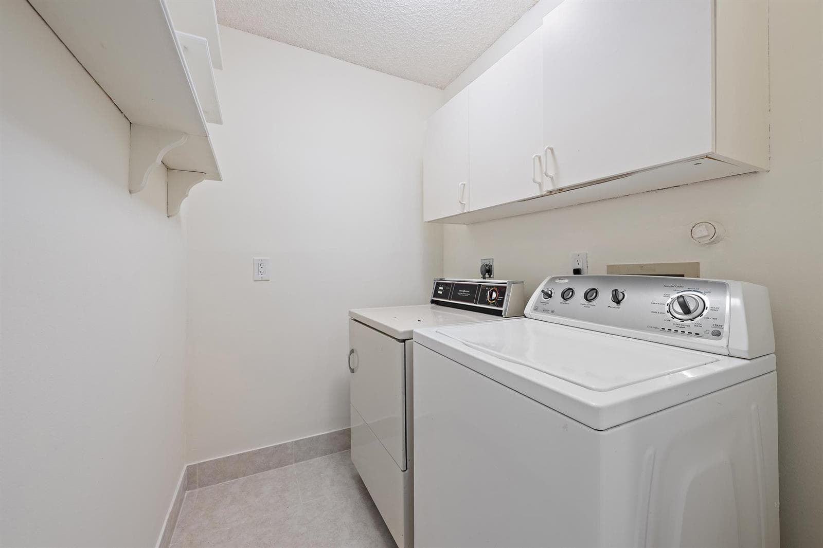 370 Prestwick Cir apt 2-12