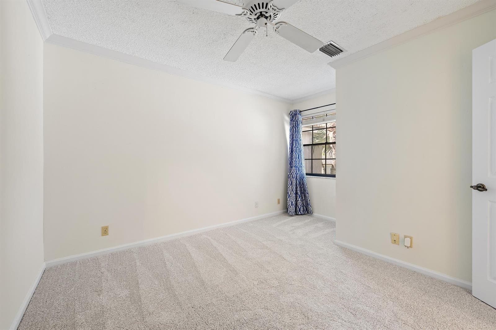 370 Prestwick Cir apt 2-22