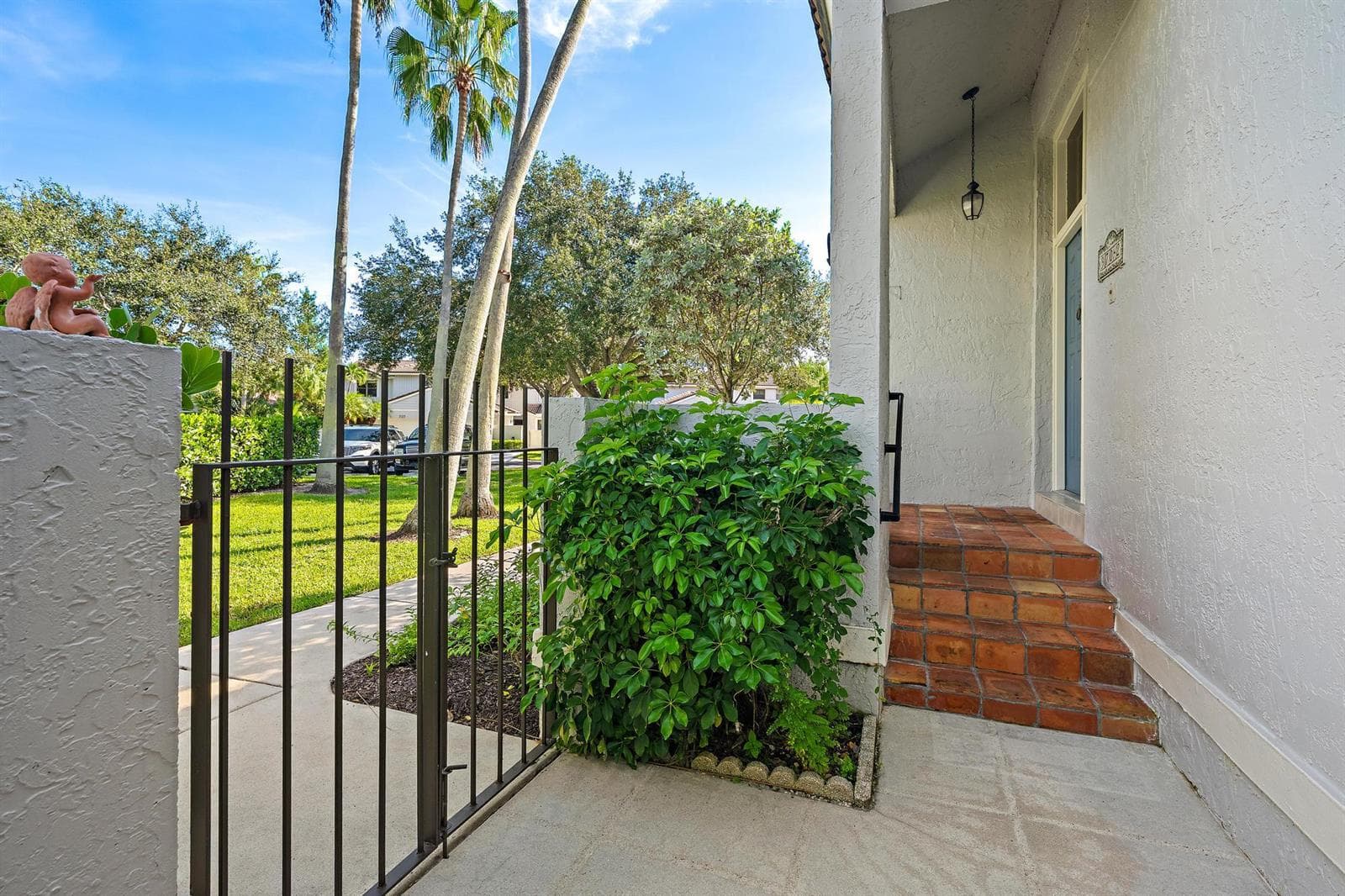 370 Prestwick Cir apt 2-4