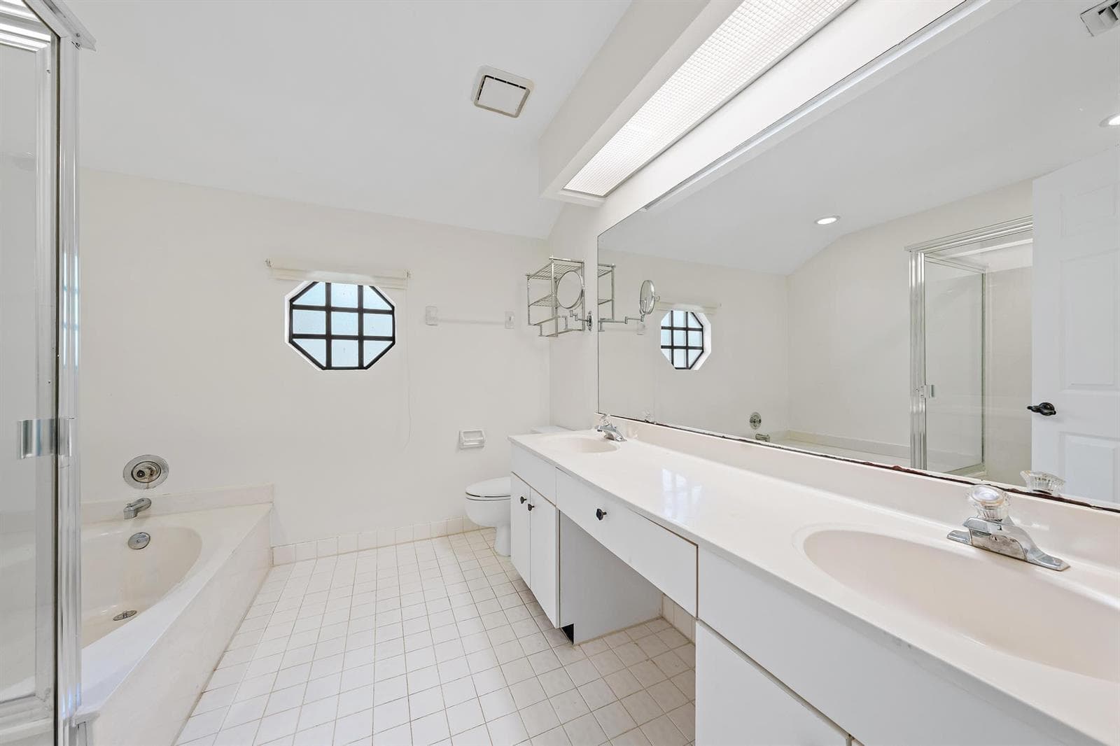 370 Prestwick Cir apt 2-21