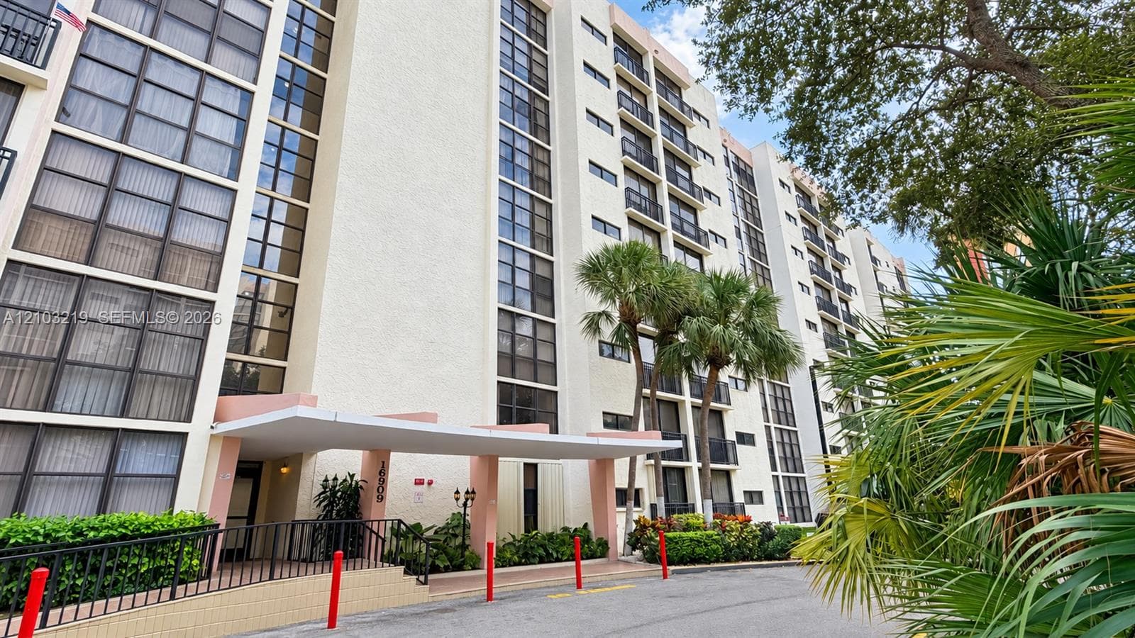 PLAZA OF AMERICAS CONDO P · #718 in Sunny Isles Beach - Photo 15