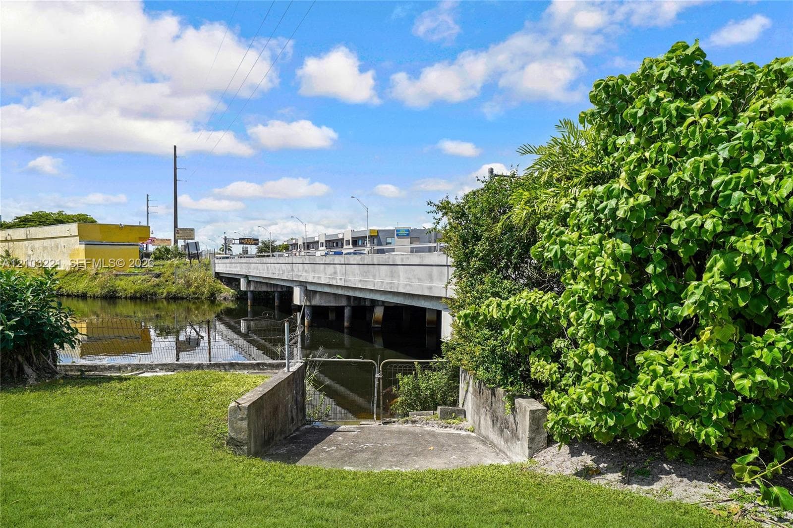 20 Tamiami Canal Rd photo 40
