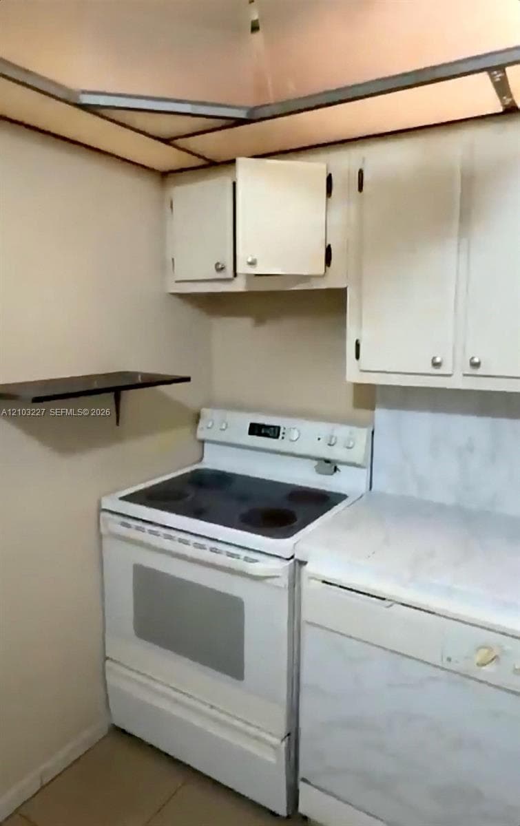 WOODSIDE APTS CONDO · #A311 in North Miami Beach - Photo 2