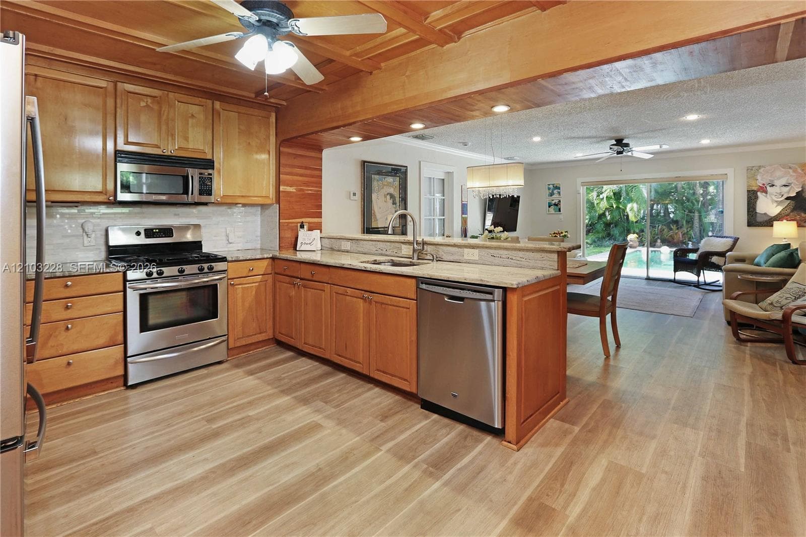 1410 Fletcher St photo 6