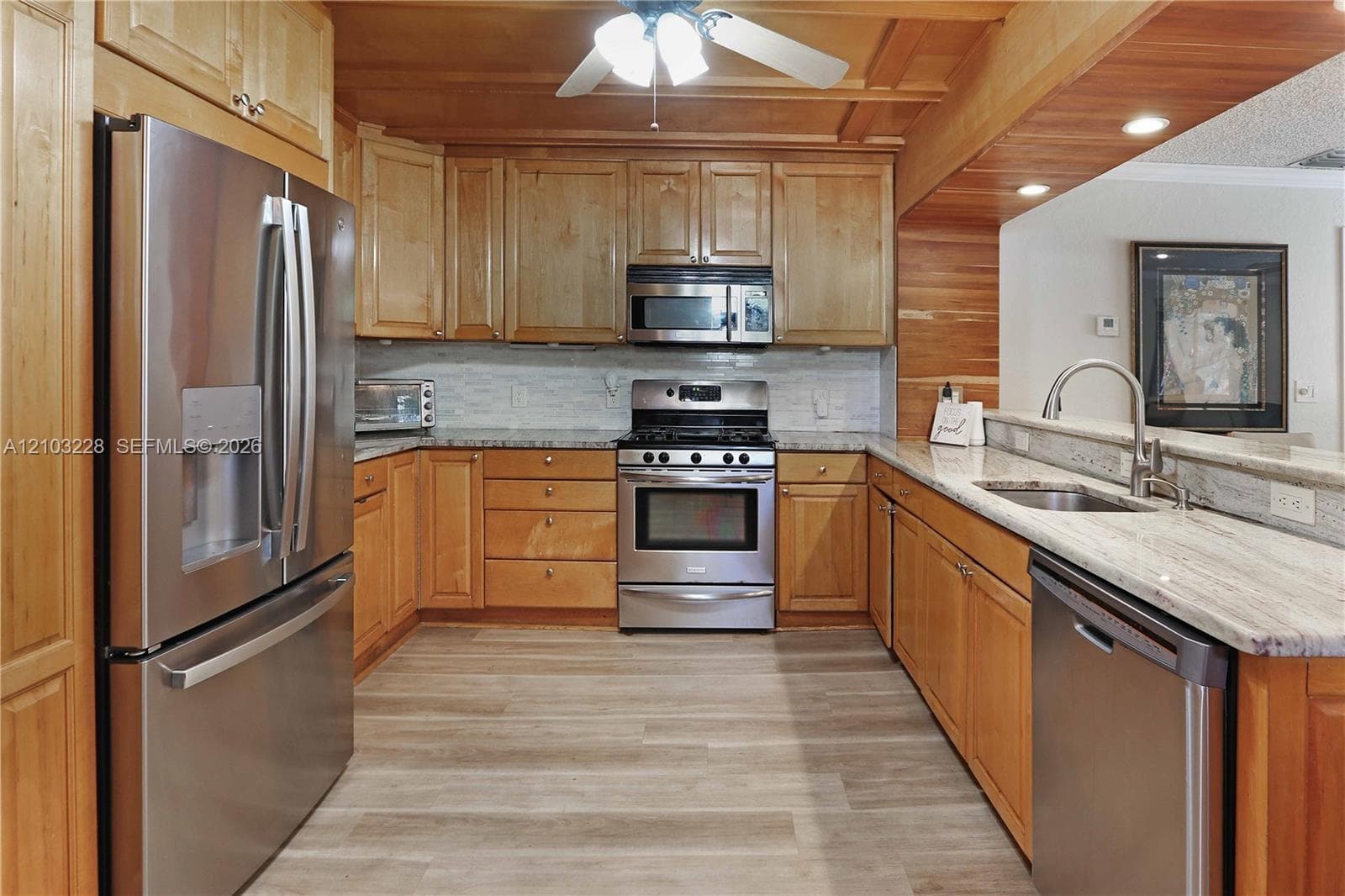 1410 Fletcher St photo 7