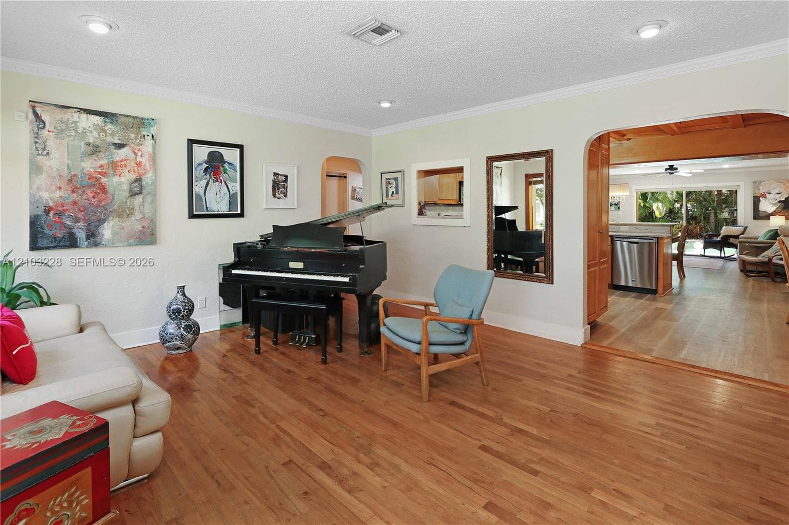 1410 Fletcher St photo 5