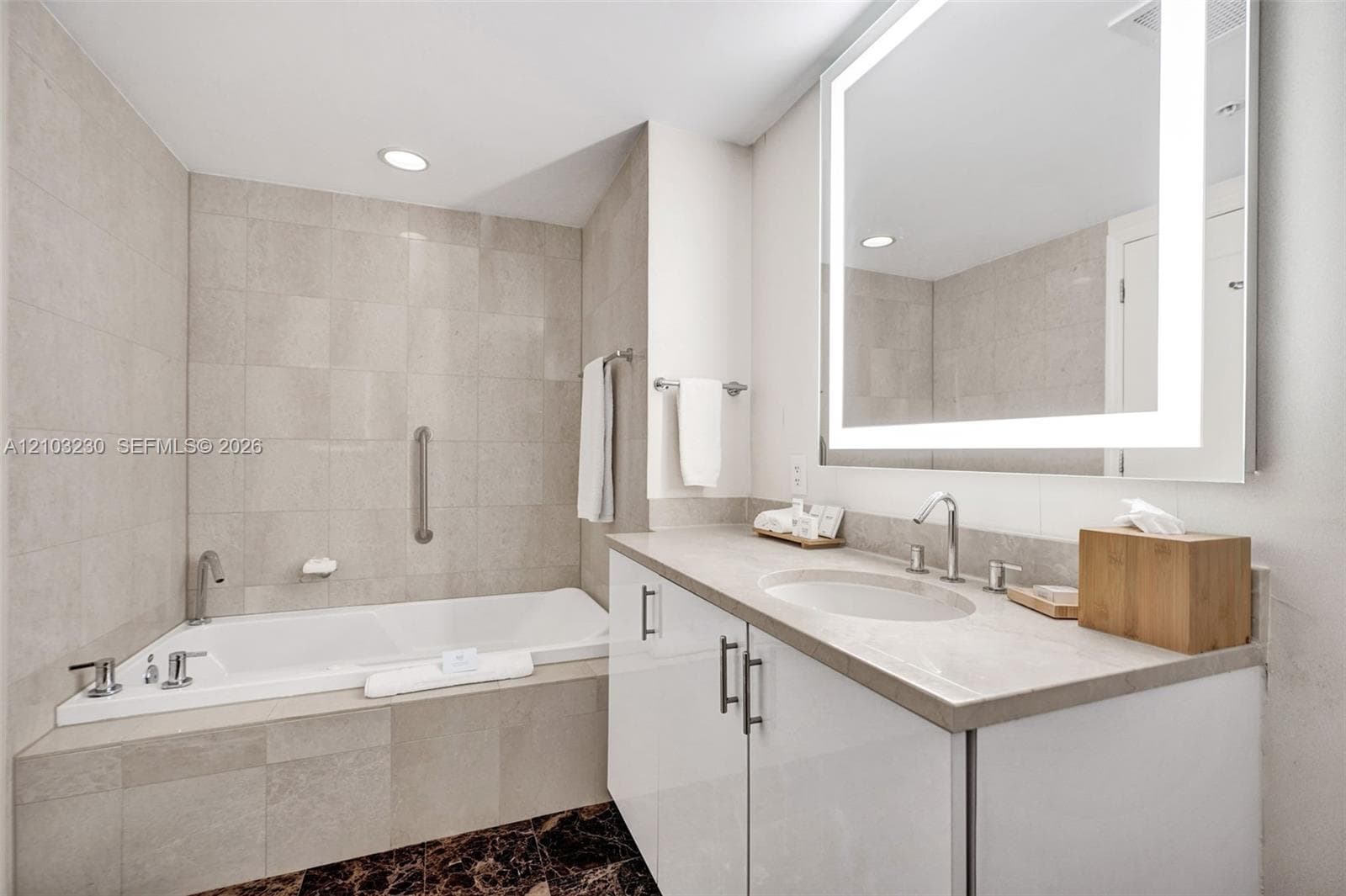 Q CLUB RESORT & RESIDENCE · #2408 in Fort Lauderdale - Photo 6