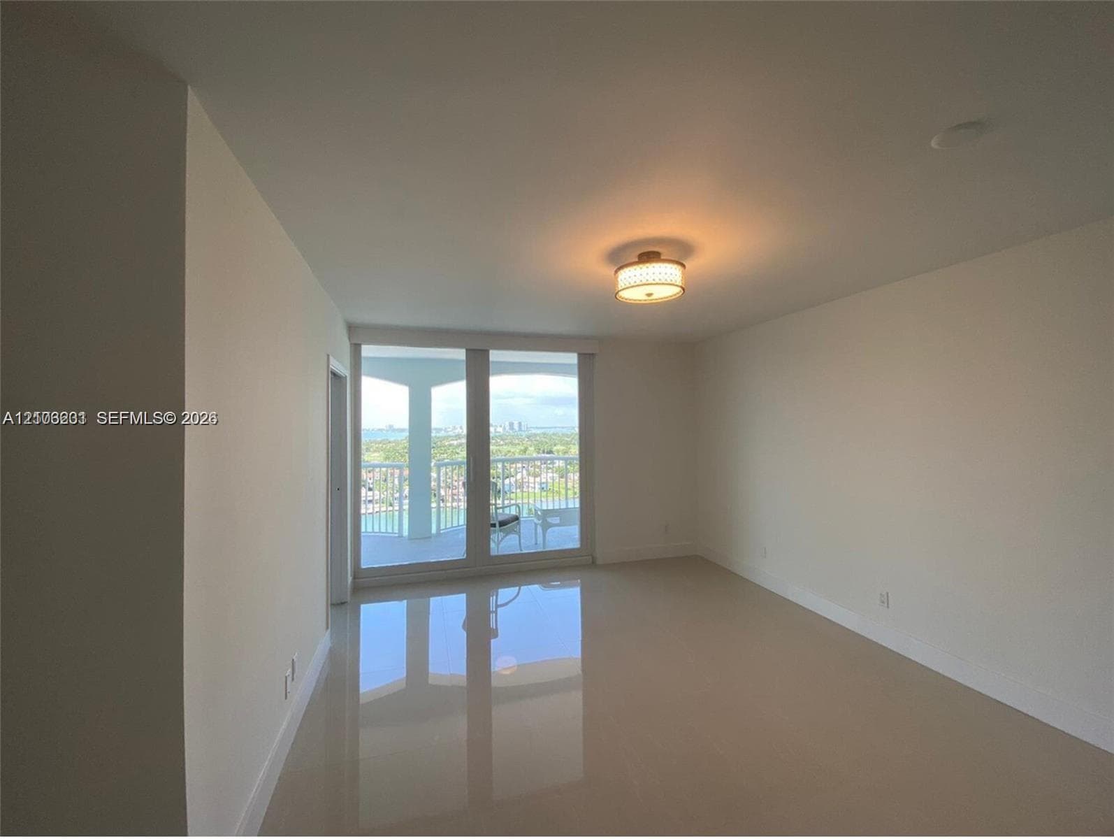 THE CARRIAGE HOUSE CONDO · #1229 in Miami Beach - Photo 5