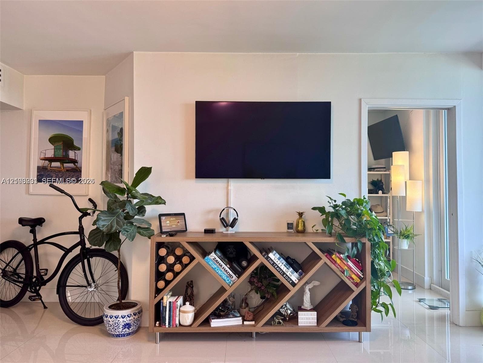 THE CARRIAGE HOUSE CONDO · #1229 in Miami Beach - Photo 4