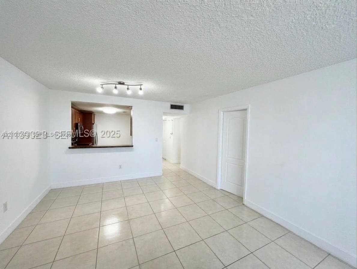 BUCKLEY TOWERS CONDO - EA · #403E in Miami - Photo 3