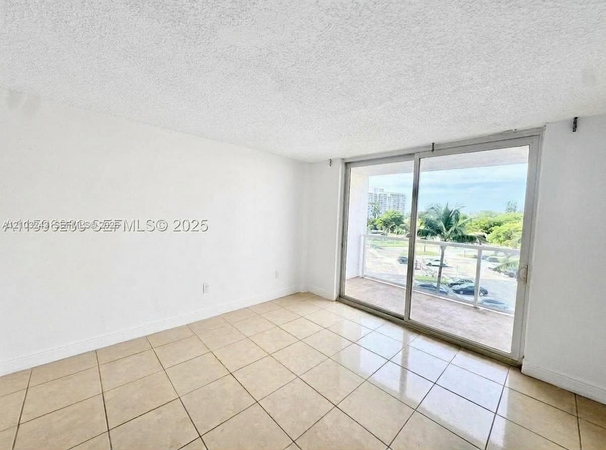 BUCKLEY TOWERS CONDO - EA · #403E in Miami - Photo 4