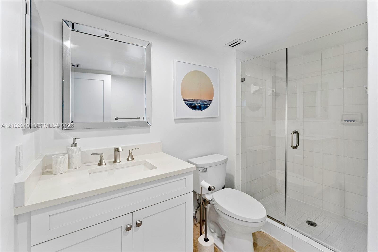 2nd bath with seamless shower