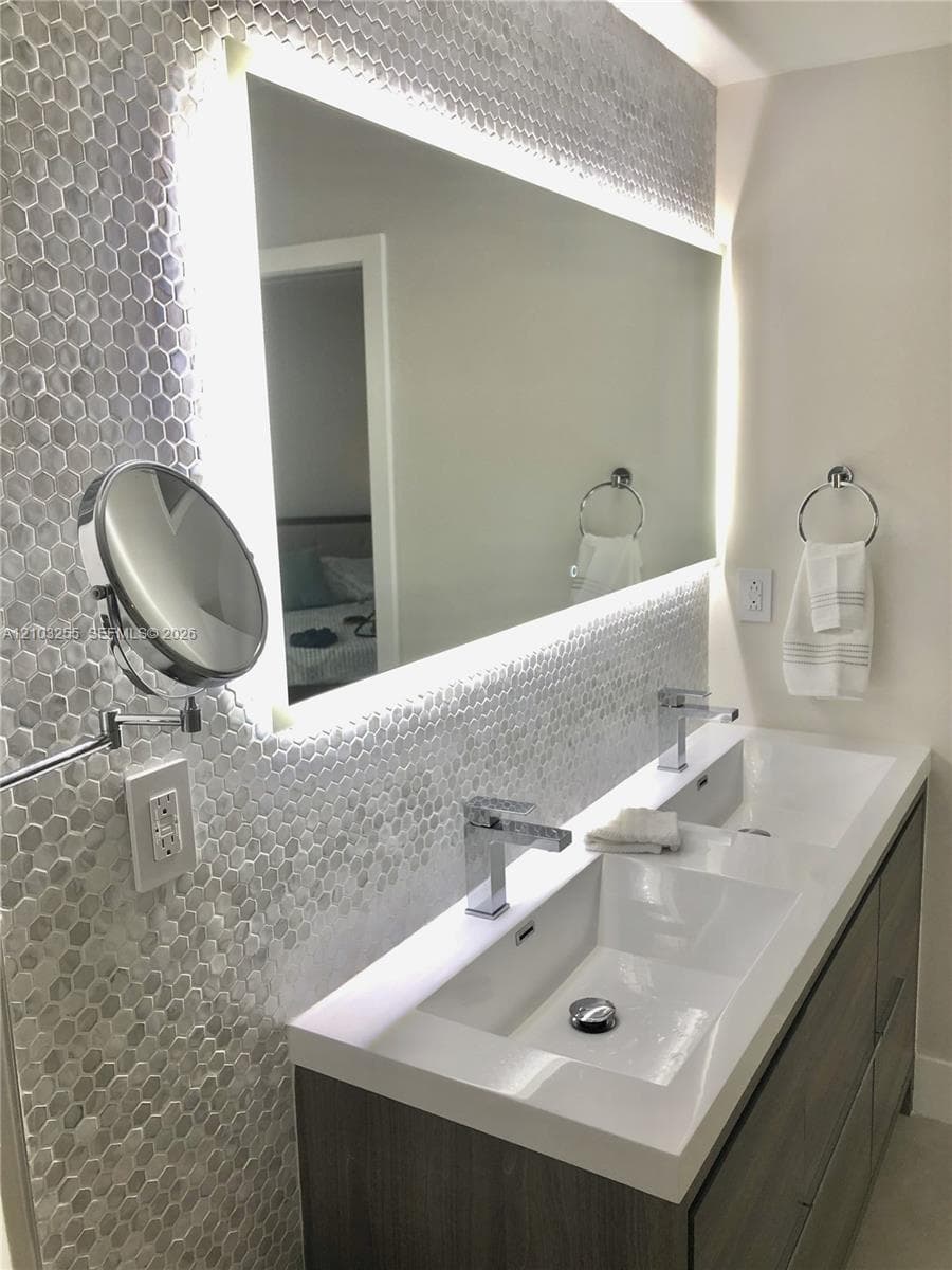 ST TROPEZ OCEAN CONDO · #9-D in Miami Beach - Photo 23