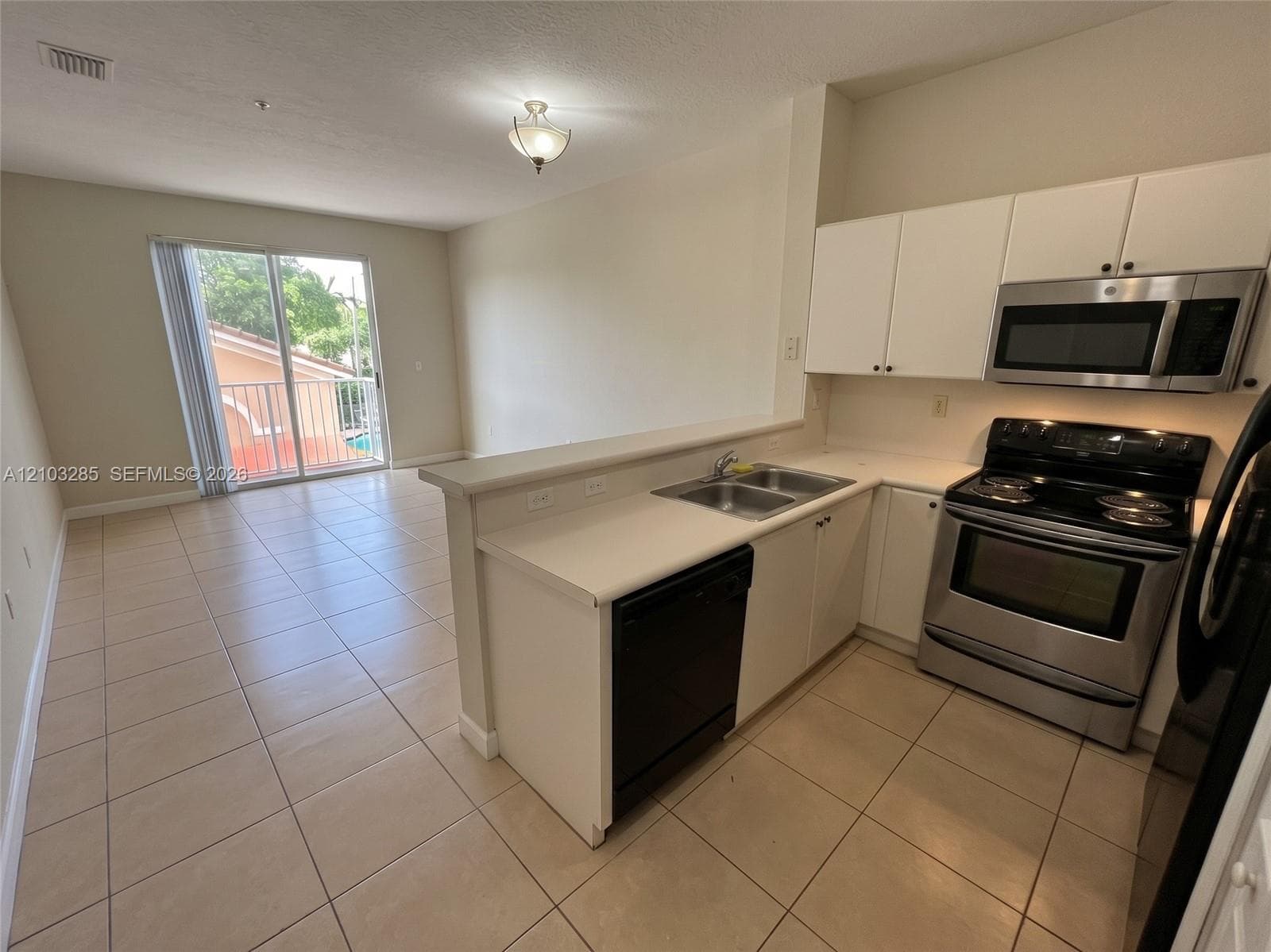 SHOMA HOMES AT COUNTRY CL · #208-18 in Hialeah - Photo 4