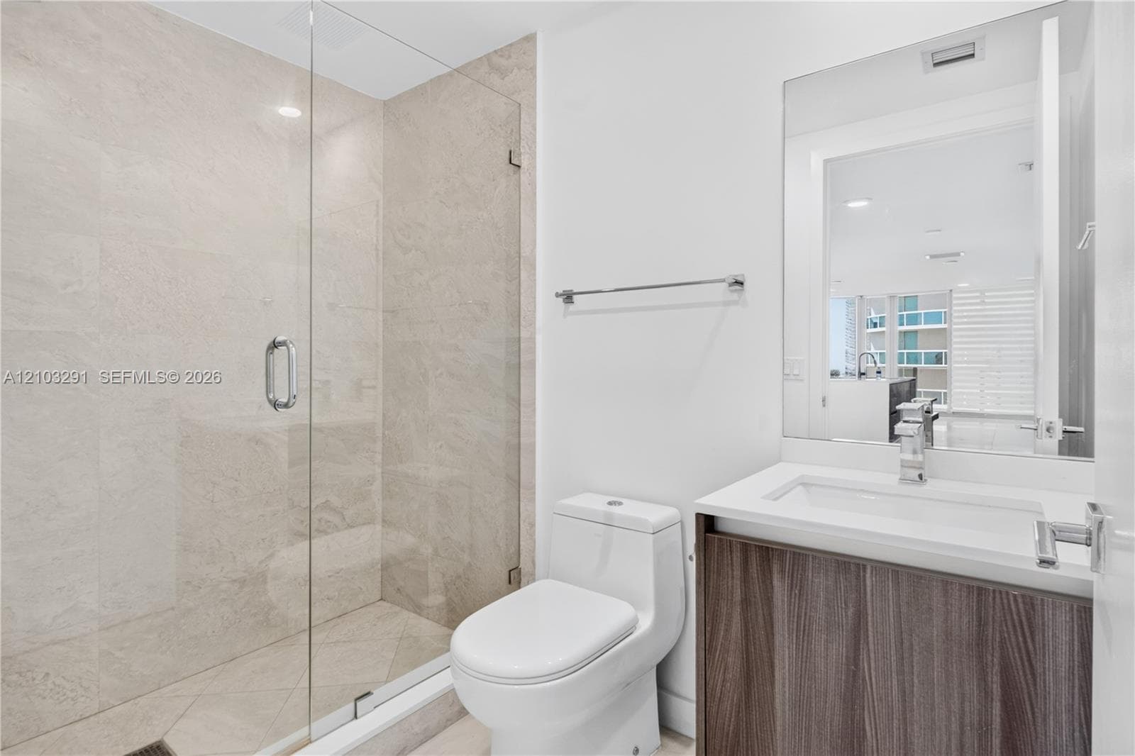 guest bath and shower by den