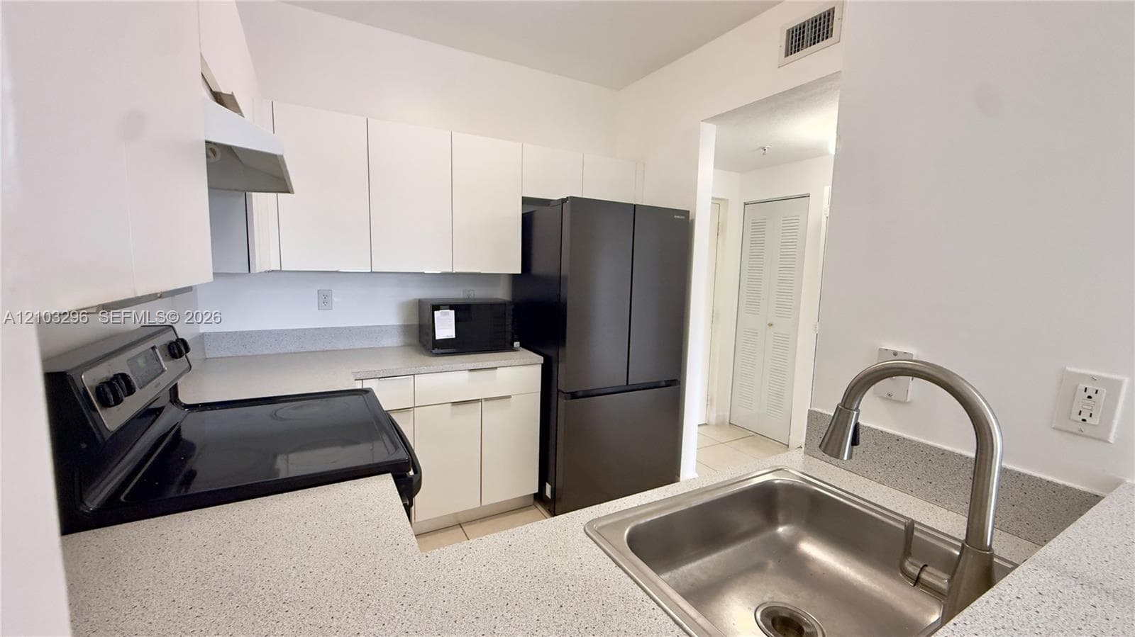 THE PALMS CONDO · #404 in Miami - Photo 10
