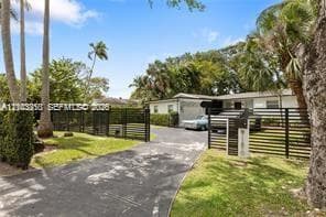 11810 W Biscayne Canal Rd photo 4