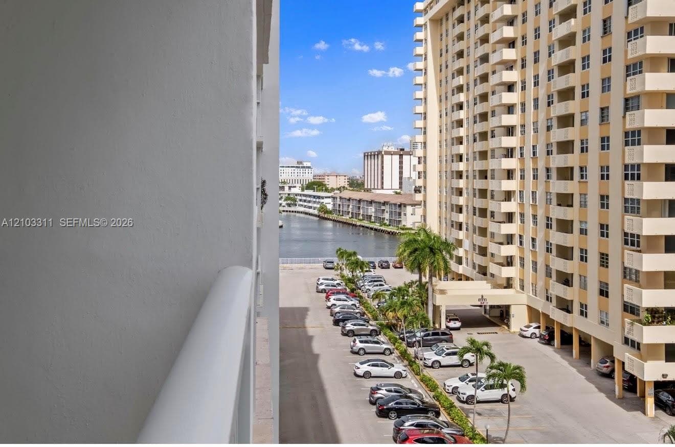 PLAZA TOWERS SOUTH CONDO · #711 in Hallandale Beach - Photo 23