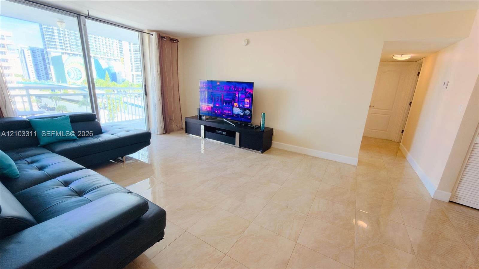 PLAZA TOWERS SOUTH CONDO · #711 in Hallandale Beach - Photo 17