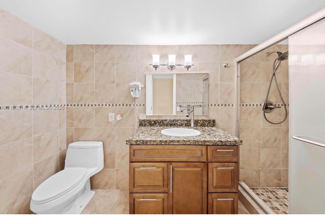 PLAZA TOWERS SOUTH CONDO · #711 in Hallandale Beach - Photo 38