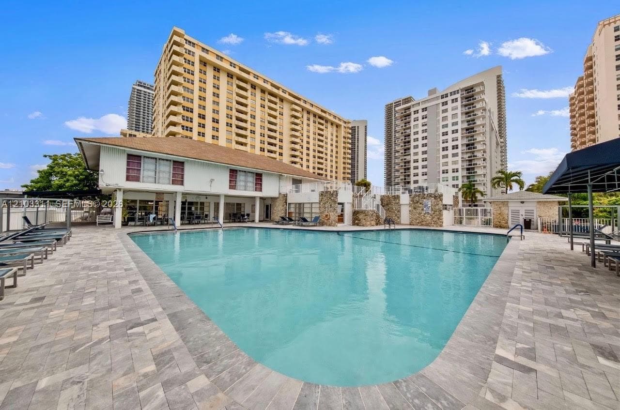 PLAZA TOWERS SOUTH CONDO · #711 in Hallandale Beach - Photo 60