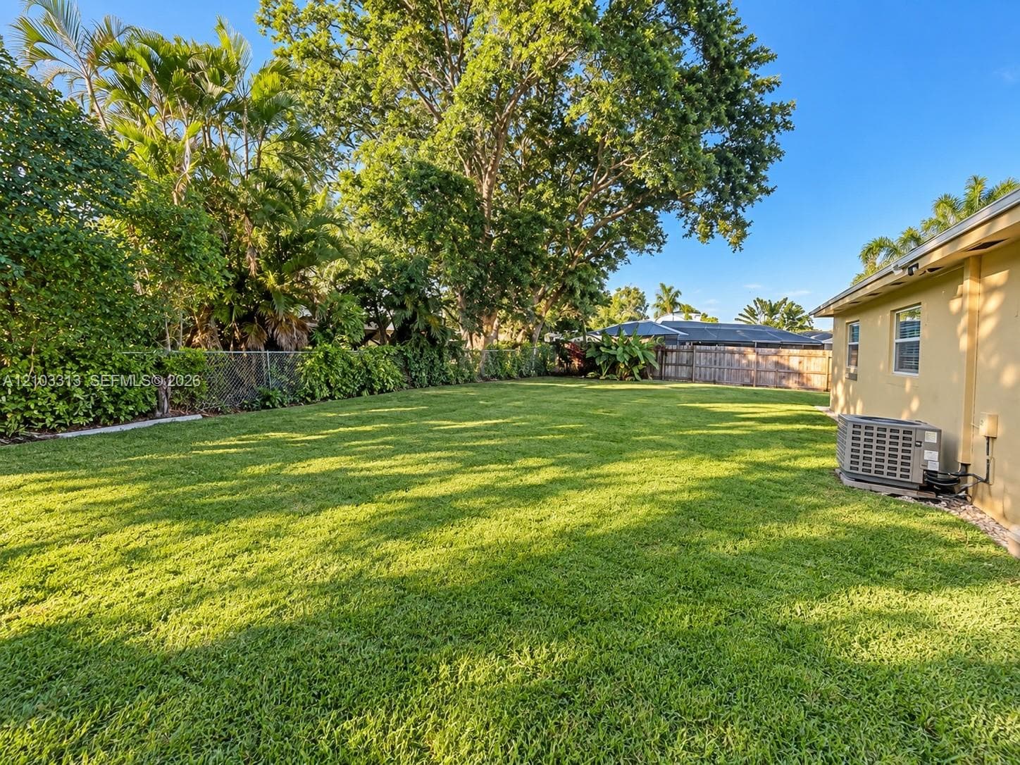12217 Hillman Dr photo 2