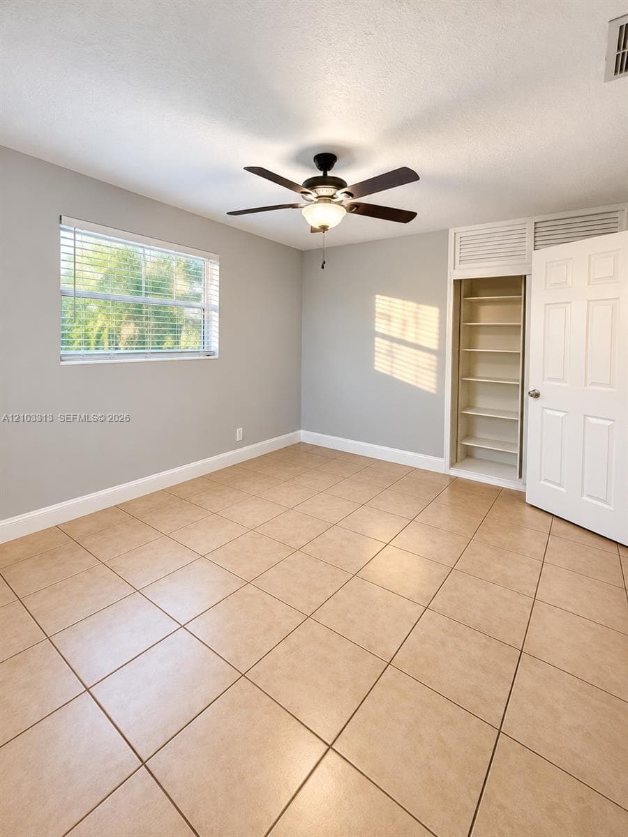 12217 Hillman Dr photo 10