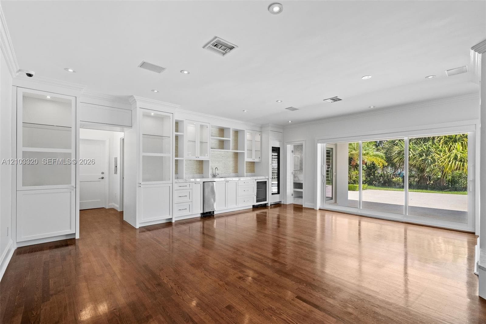 420 Rovino Ave photo 14